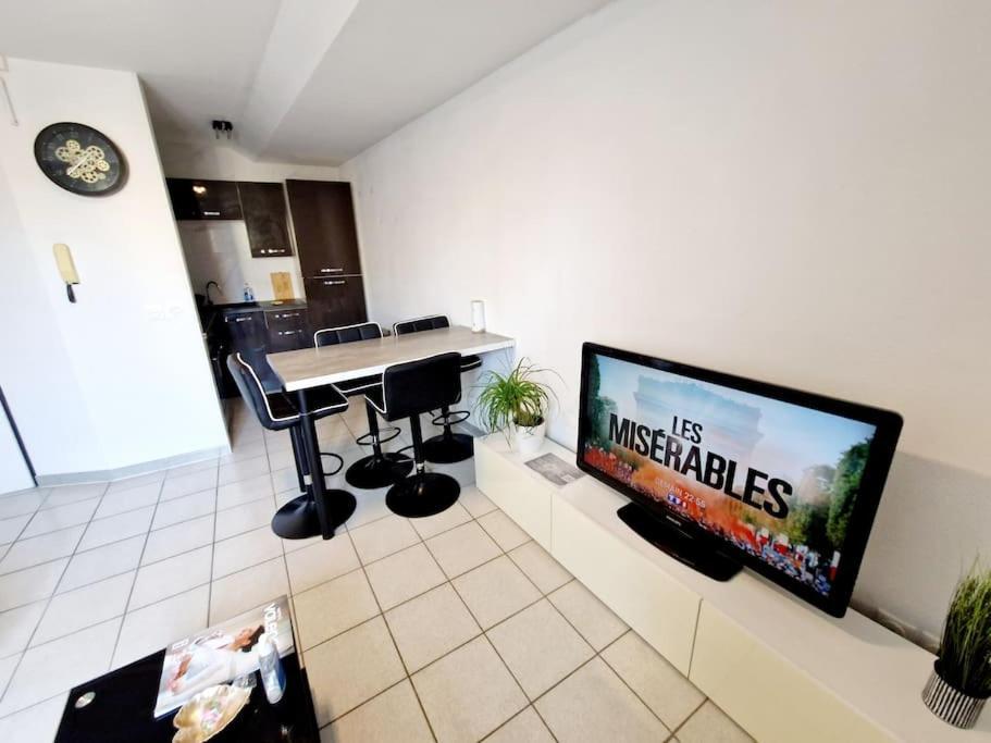Agreable Appartement T2 Centre Ville 瓦朗斯 外观 照片